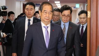 한총리, 국무위원 간담회…"국정 공백 없게 혼신의 노력을"