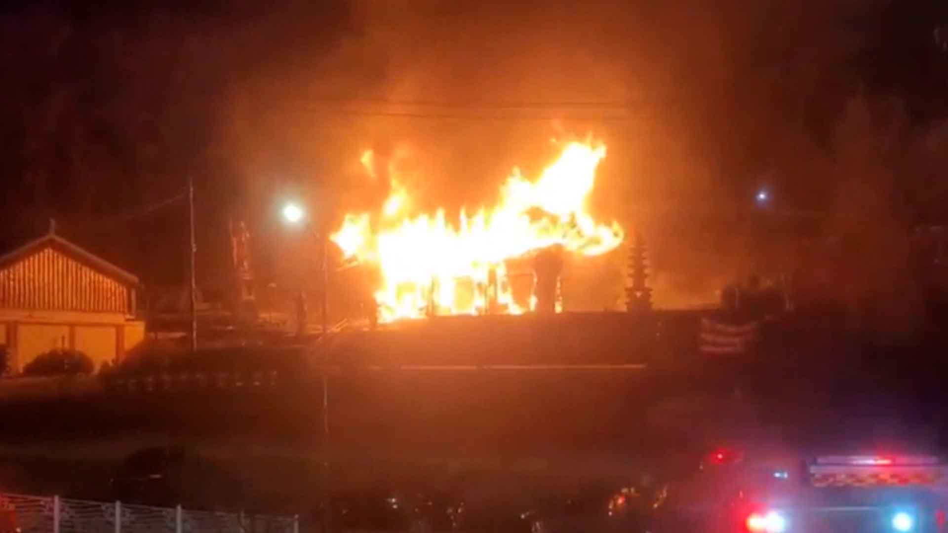 경기 안성 법계사 화재로 대웅전 소실…인명피해 없어