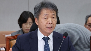 "헌재 부숴야" 위원 경찰 고발…계속되는 인권위 논란