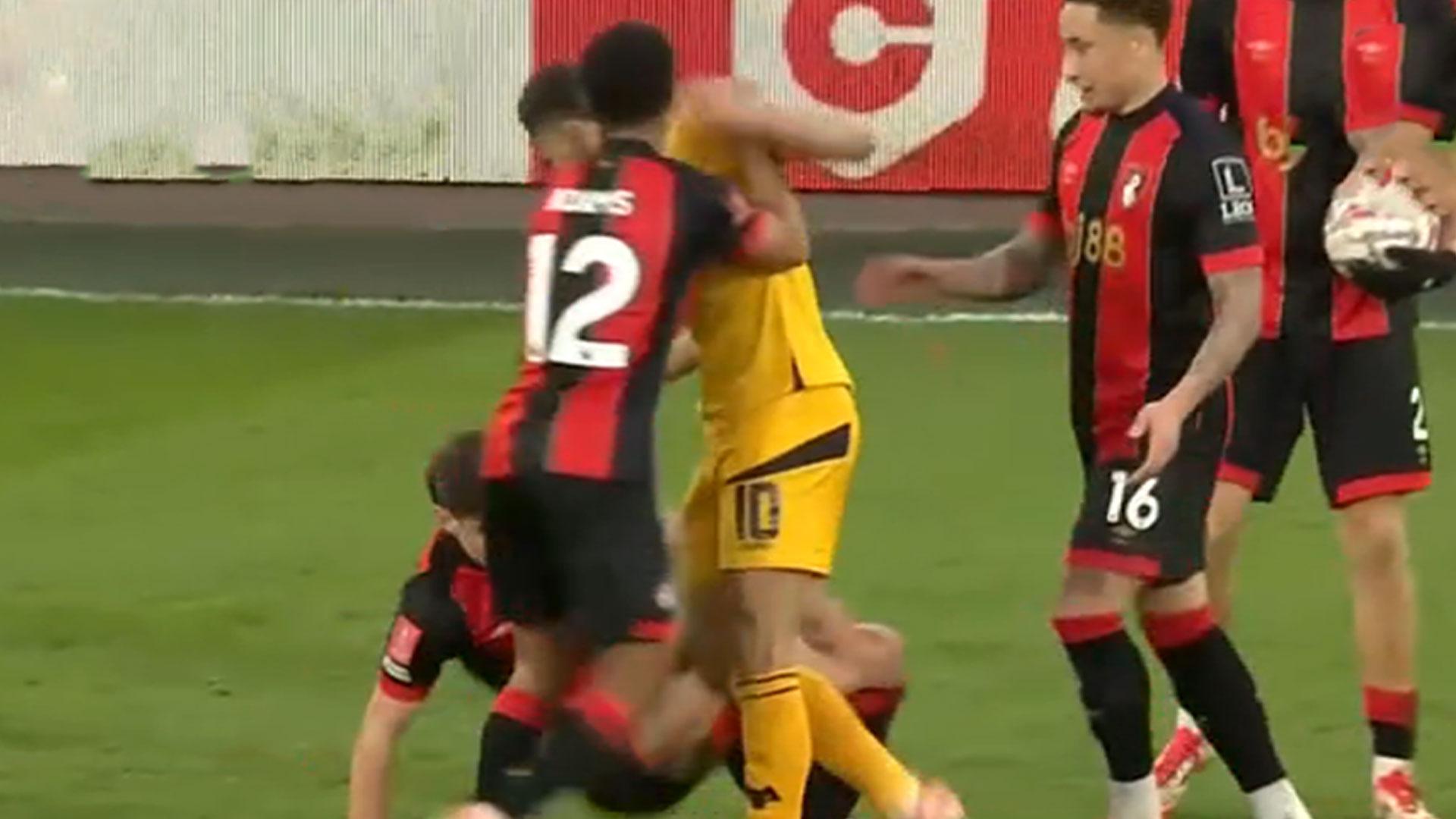 울버햄프턴 황희찬 동료 쿠냐, 경기 중 폭행 논란