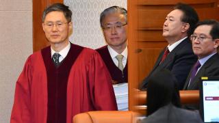 헌재, 尹탄핵심판 평의 계속…이번 주 선고 가능성은 낮아