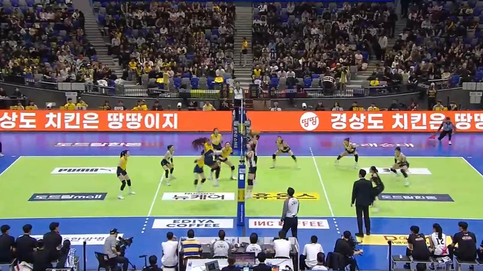 모마·양효진 27점 합작…카지노배팅법, 정관장 꺾고 2위 탈환