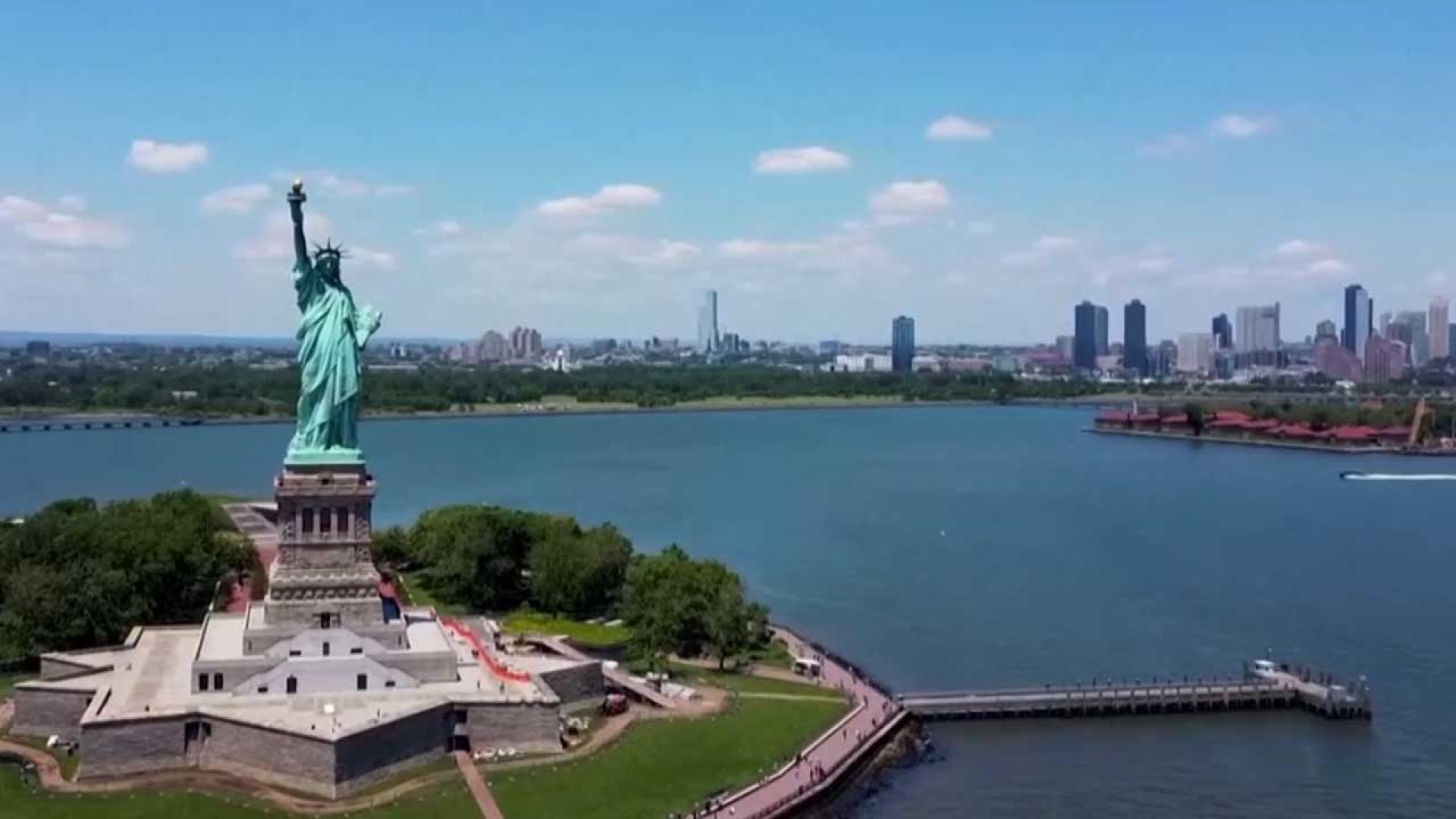 佛 정치인 "트럼프 <em class='find'자유</em 업신여겨…'<em class='find'사설 카지노</em <em class='find'여신상</em' 돌려달라"