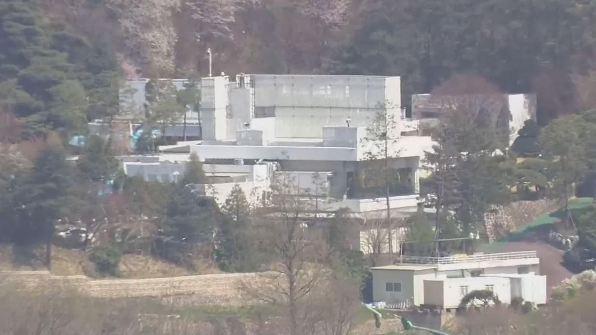 파면 일주일만에 관저 퇴거…지지·반대 집회에 혼란