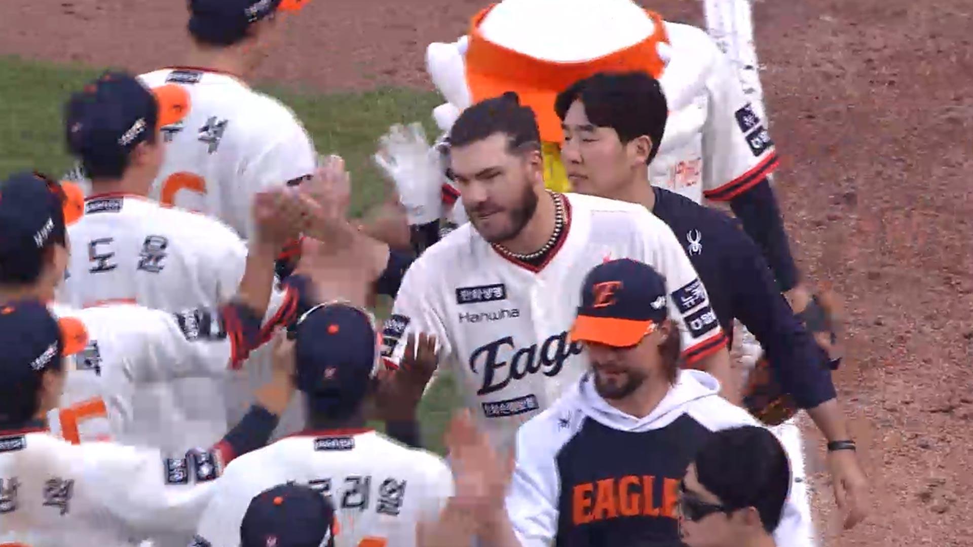 폰세 13탈삼진 쇼…한화, 24년만에 7연속 선발승