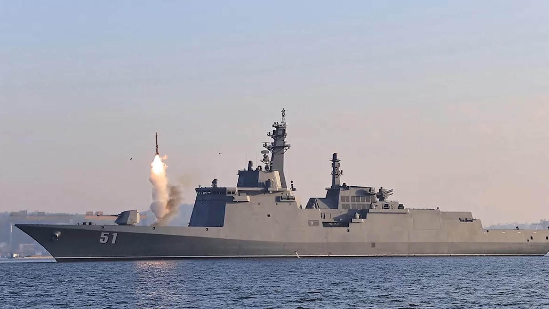 북한, 신형 구축함 첫 무기시험…김정은 "해군 핵무장 가속"