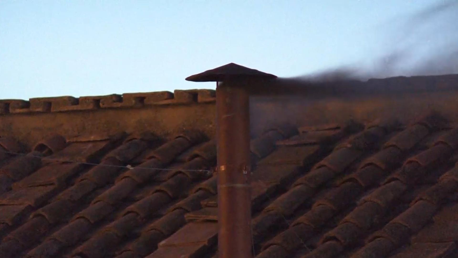 [속보] 콘클라베 이틀차 오전 투표도 '검은 연기'