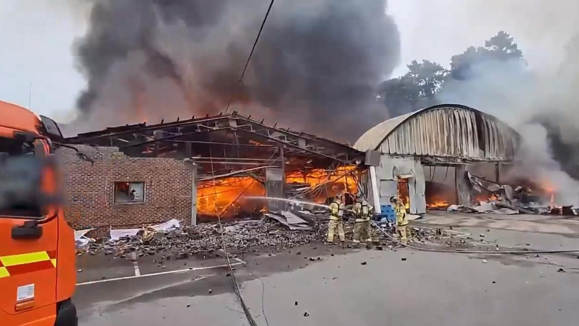 경남 김해 가구공장서 불…2시간 35분 신규 온라인카지노 벳무브 초진