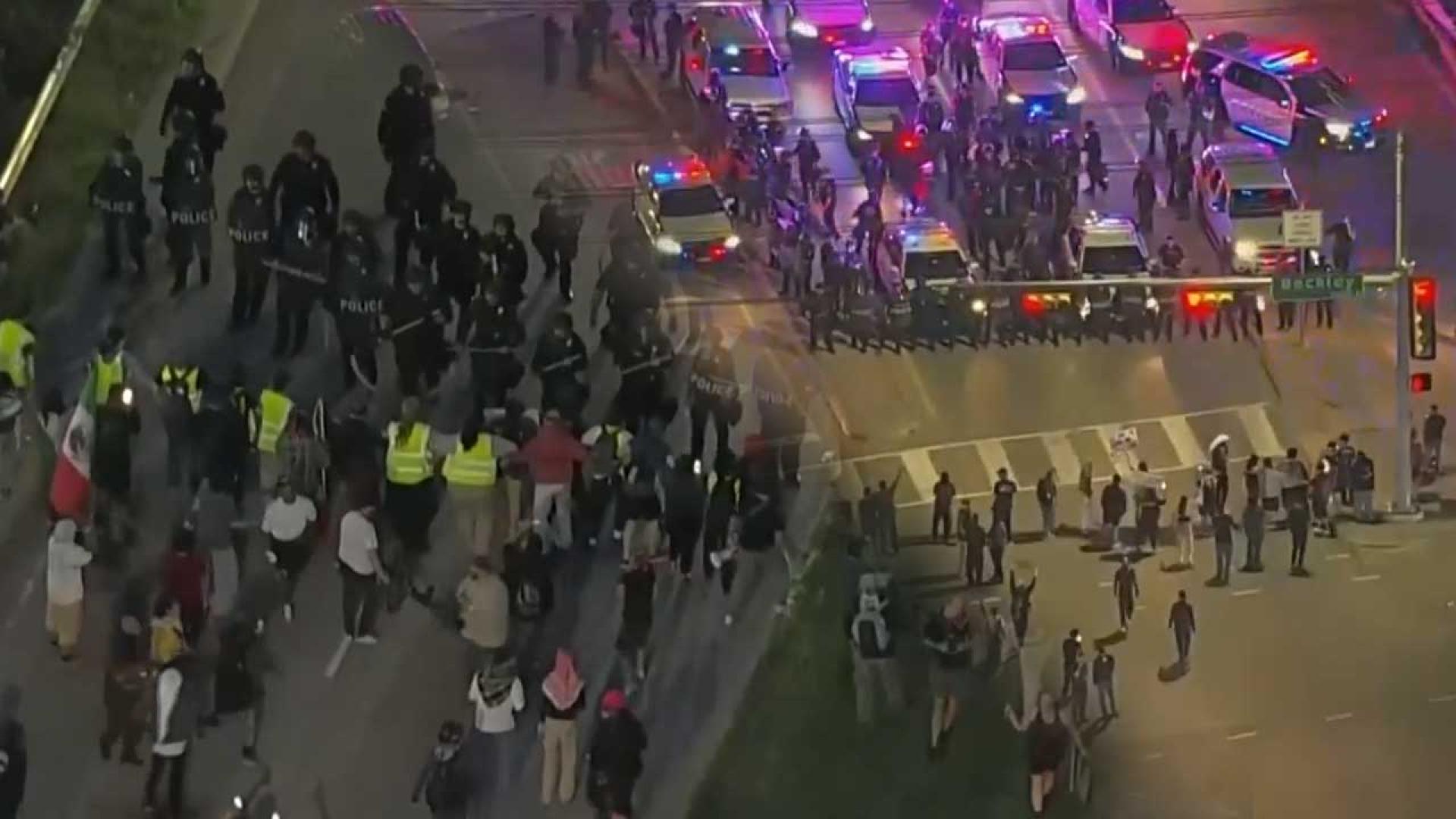 [온라인카지노 불법 벳무브초점] 혼란 계속되는 美 LA '야간 통금'…현지 분위기는?