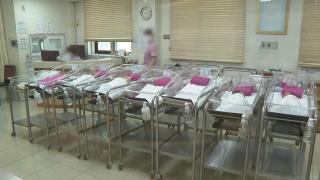 출생아 10개월째 늘었다…증가율 34년 만에 '최고'