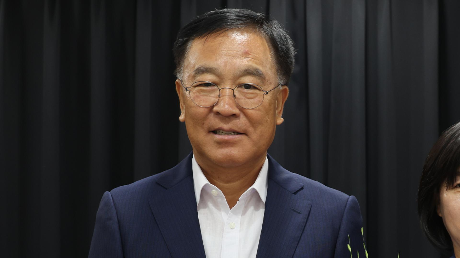 성 비위에 뇌물까지…김진하 양양군수 징역 2년