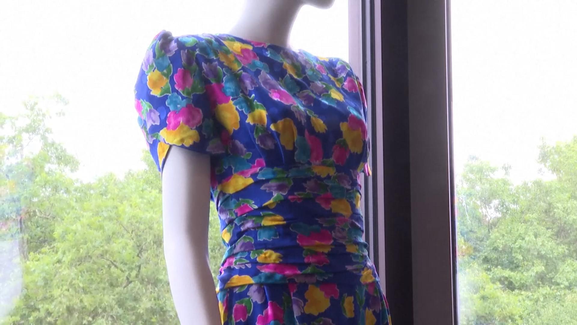 <em class='find'온라인카지노 경찰 벳무브</em 꽃무늬 드레스, 경매서 7억원에 낙찰