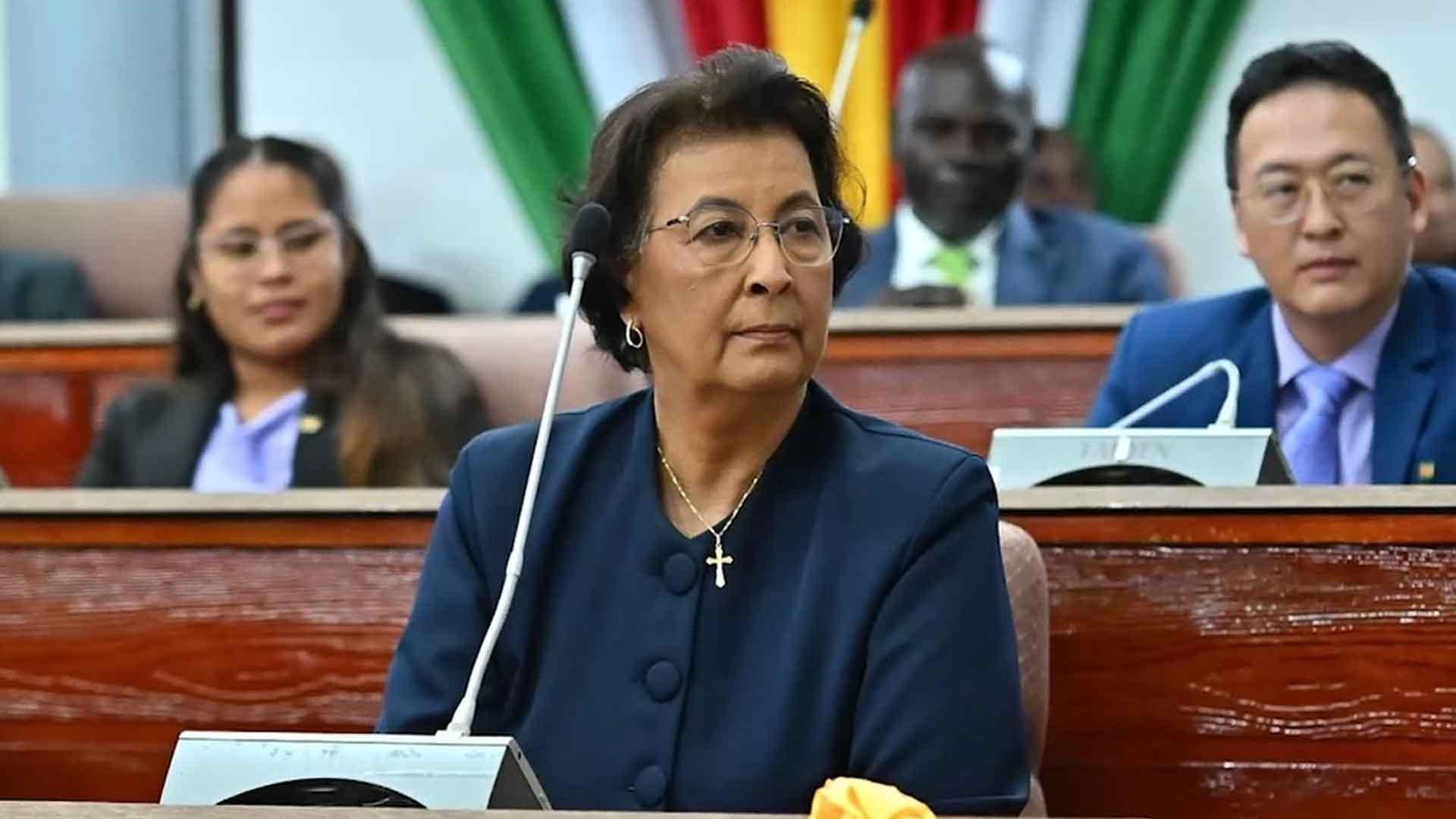 남미 수리남, 첫 <em class='find'여성</em <em class='find'한국 no.1 온라인카지노</em 선출…16일 취임