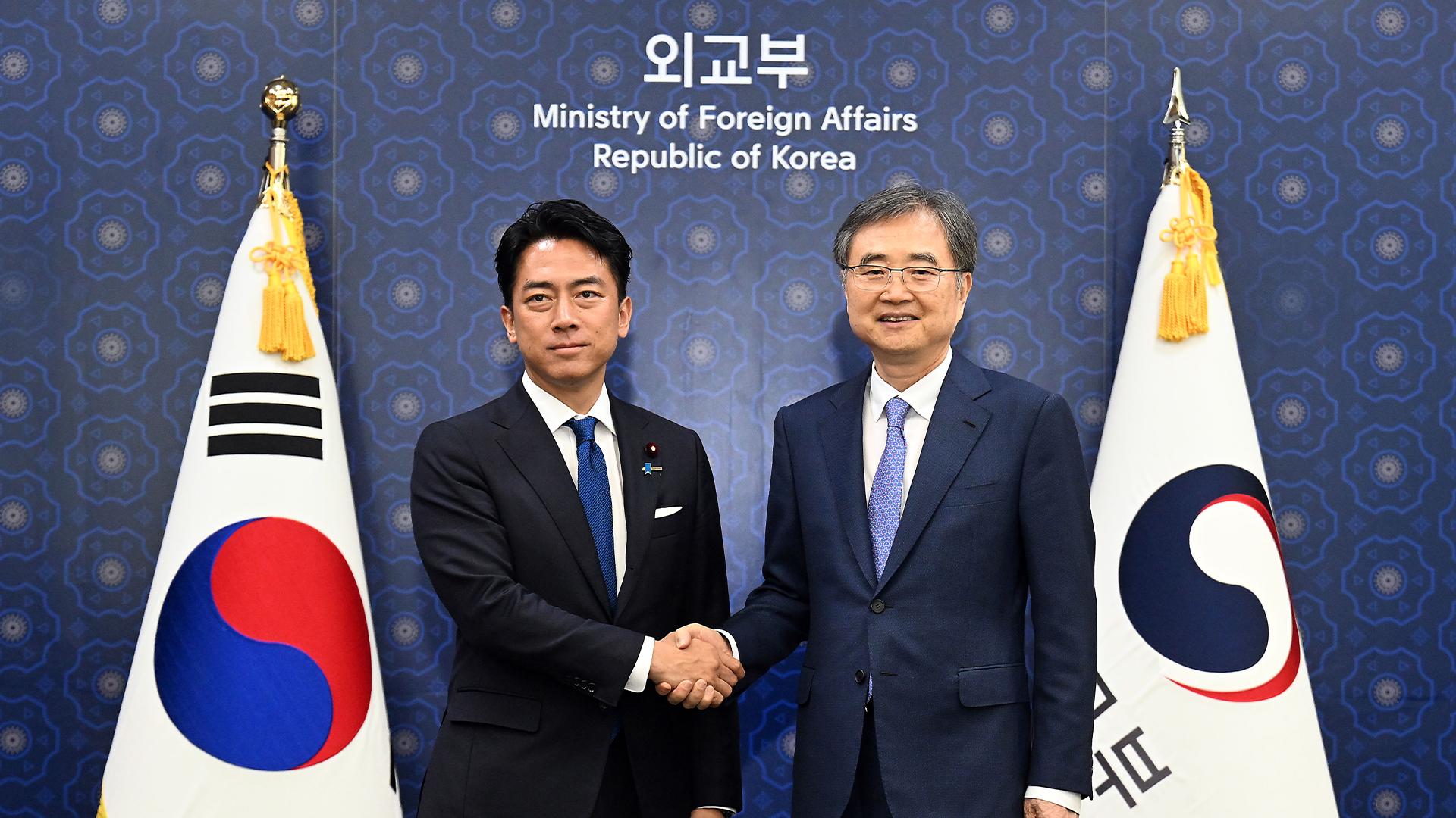 조현, 고이즈미 일본 농림상 면담…<em class='find'>한일관계</em> 협력방안 논의