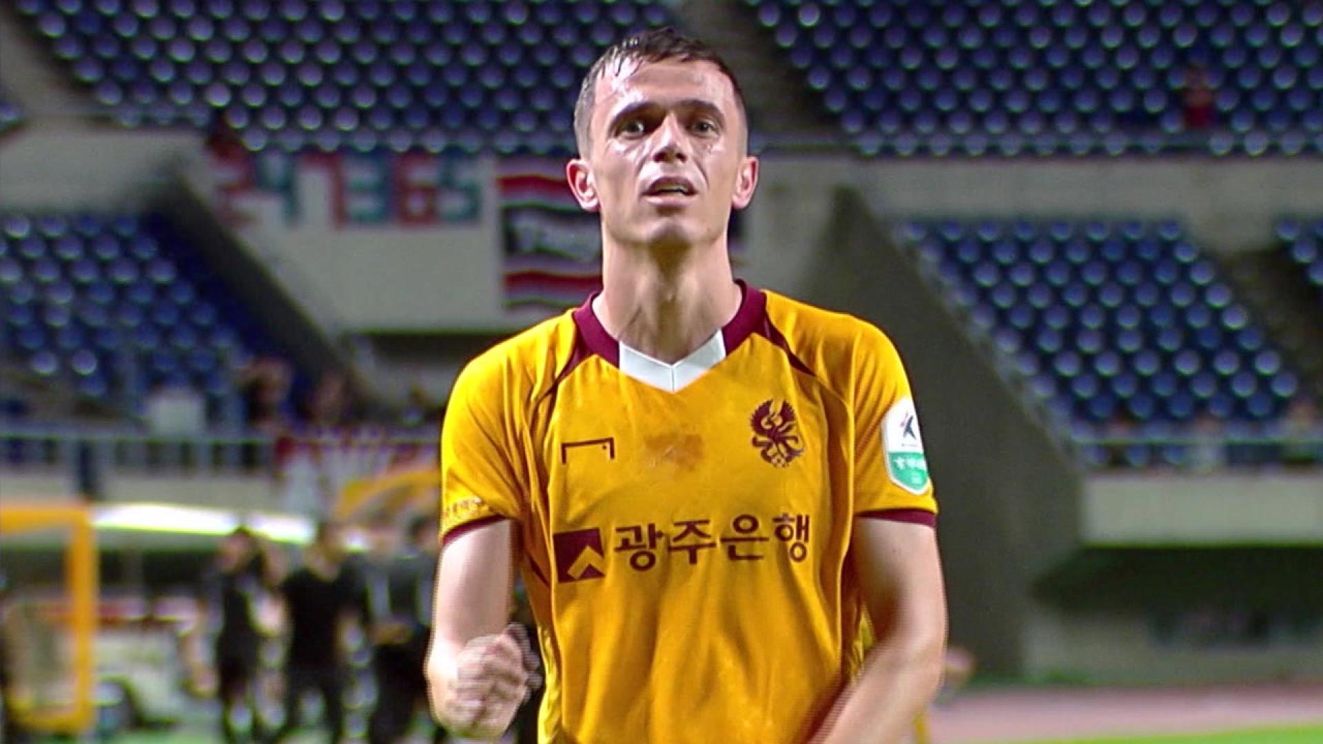 라이브카지노, 계약 4개월 남은 아사니 14억원에 팔았다