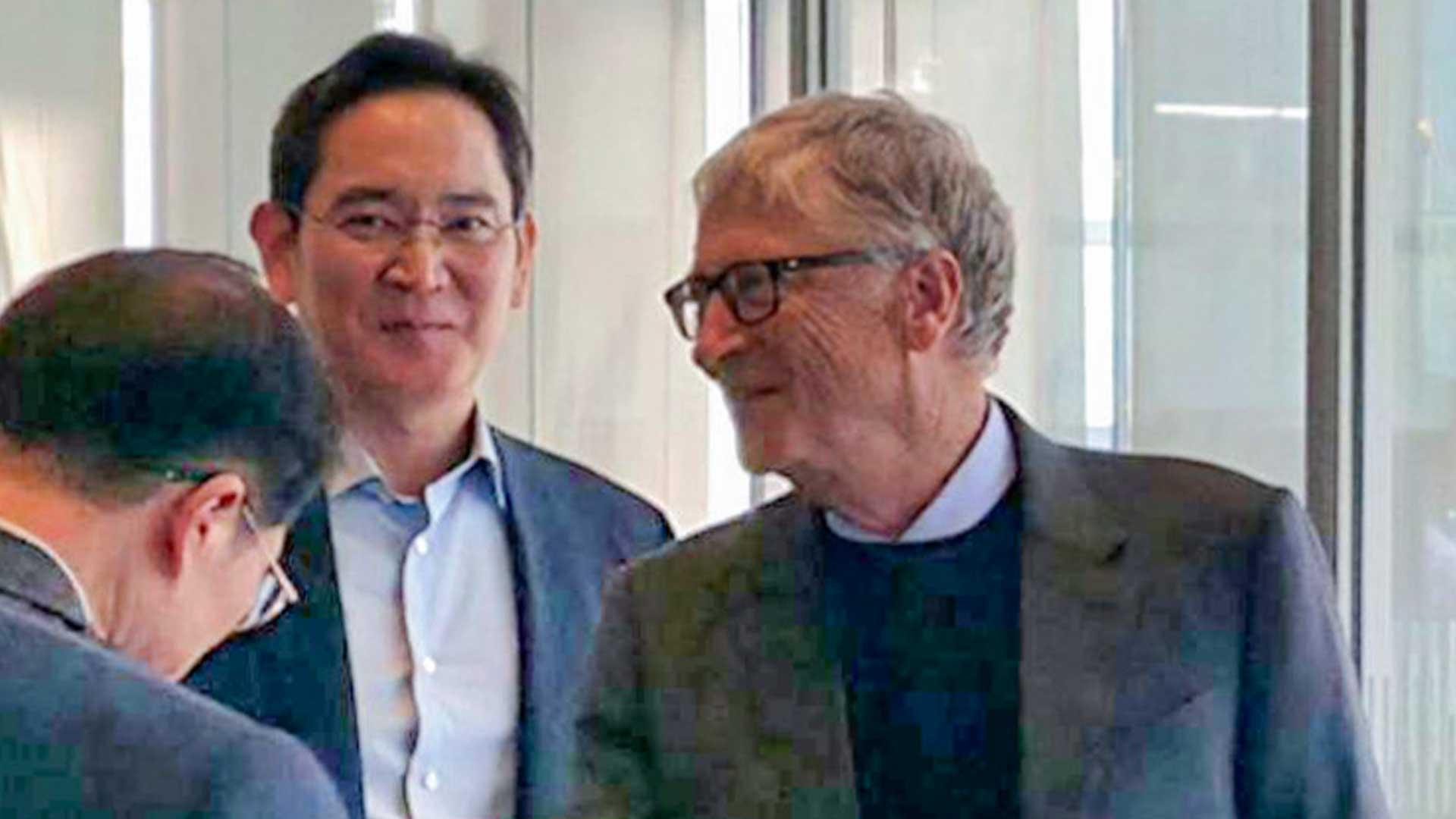 <em class='find'빌게이츠</em "삼성 폴더블폰 쓴다…이재용이 공짜로 줘"