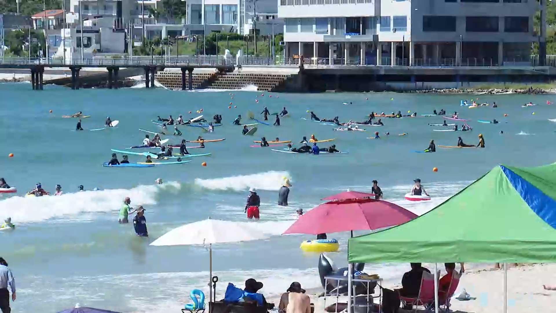 여름 끝자락인데 무더위 여전…메이저카지노장은 '북적'