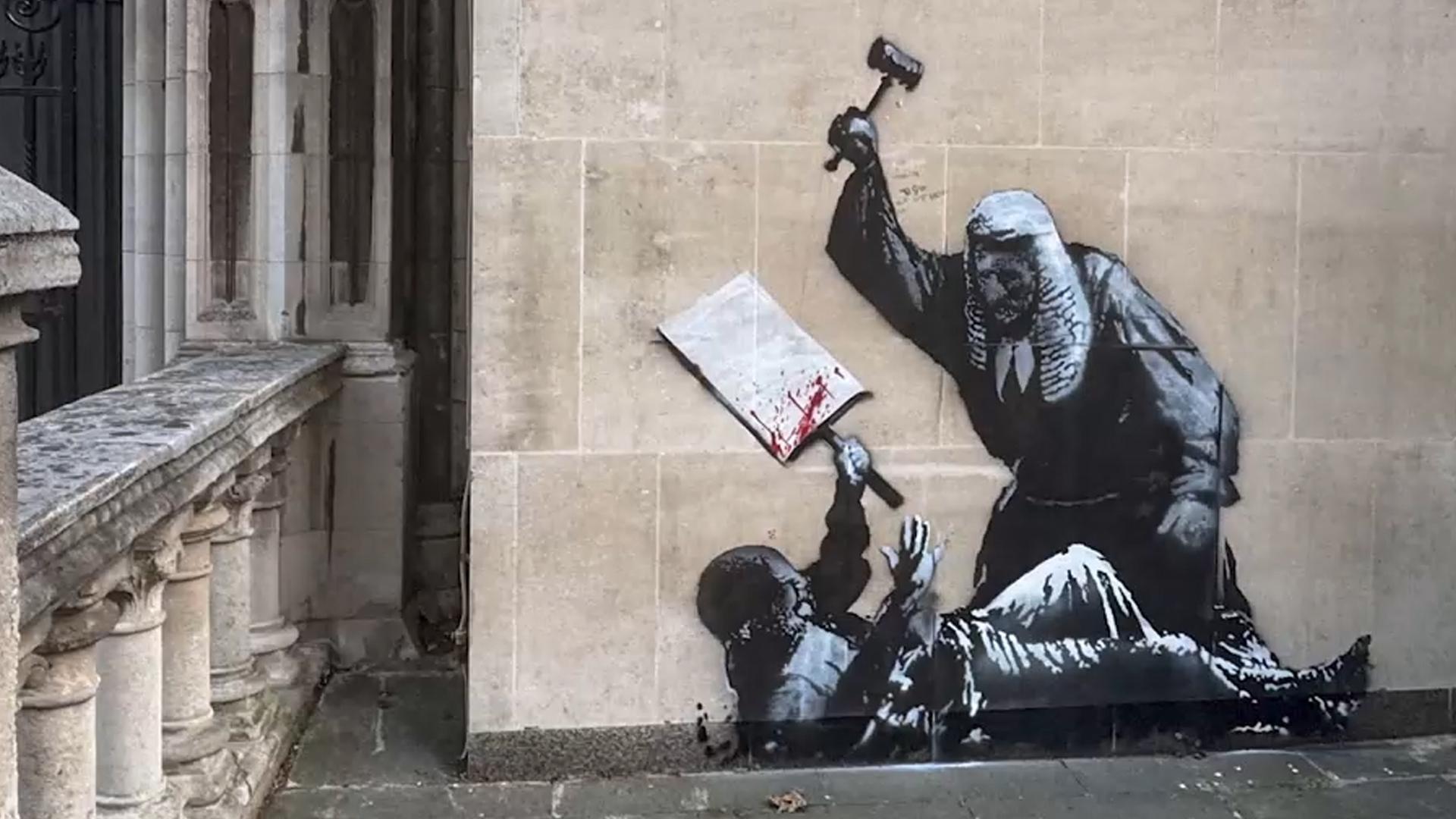 [지구촌화제] '법봉으로 시위대를…' 영국 법원에 <em class='find'뱅크시</em 온라인카지노 장점 벳위즈 등장