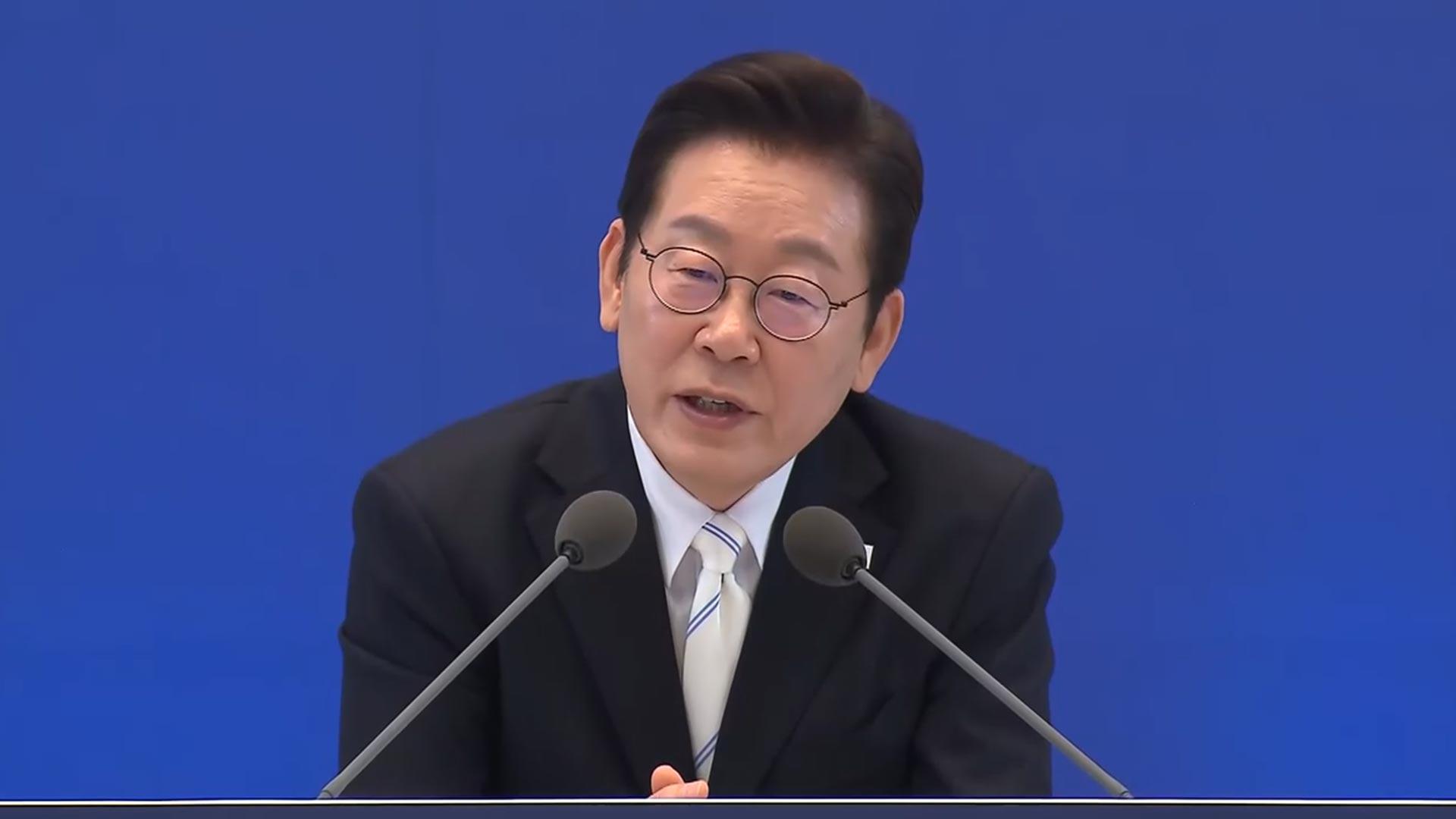 가짜뉴스 징벌 배상에…이 대통령 "언론만 타깃은 안돼"