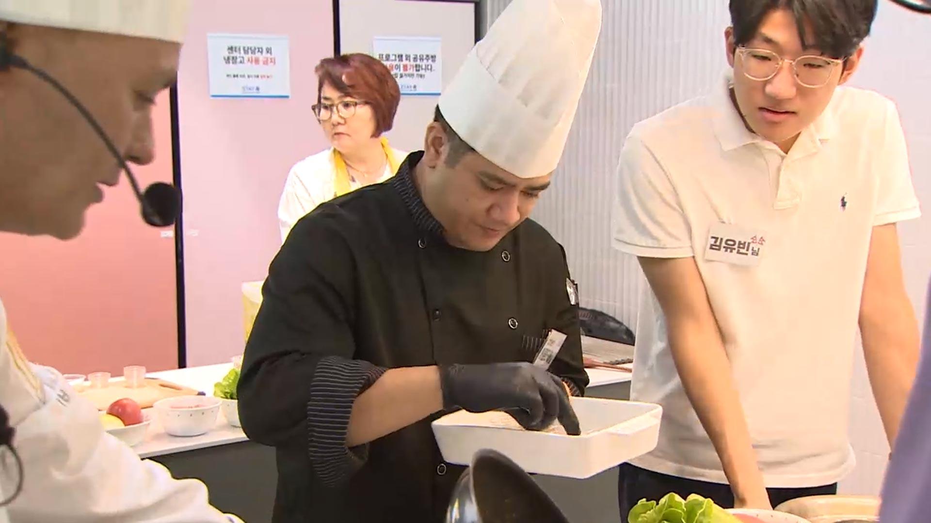 <em class='find'1인</em 온라인카지노 라이센스 벳위즈도, 외국인 셰프도…음식으로 하나 된 청년들