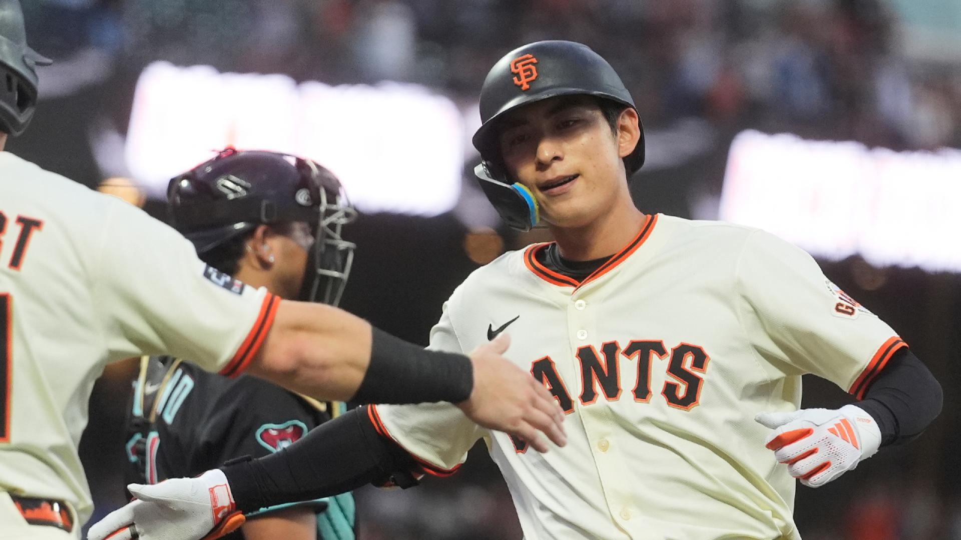 침묵한 이정후, 결정적 볼넷으로 연장전 끝내기 승리 기여