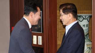 김문수 손 잡은 장동혁…장외투쟁 일부 우려 시선도