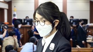 [뉴스잇] 김건희 첫 재판 40분만에 종료…공소사실 모두 부인