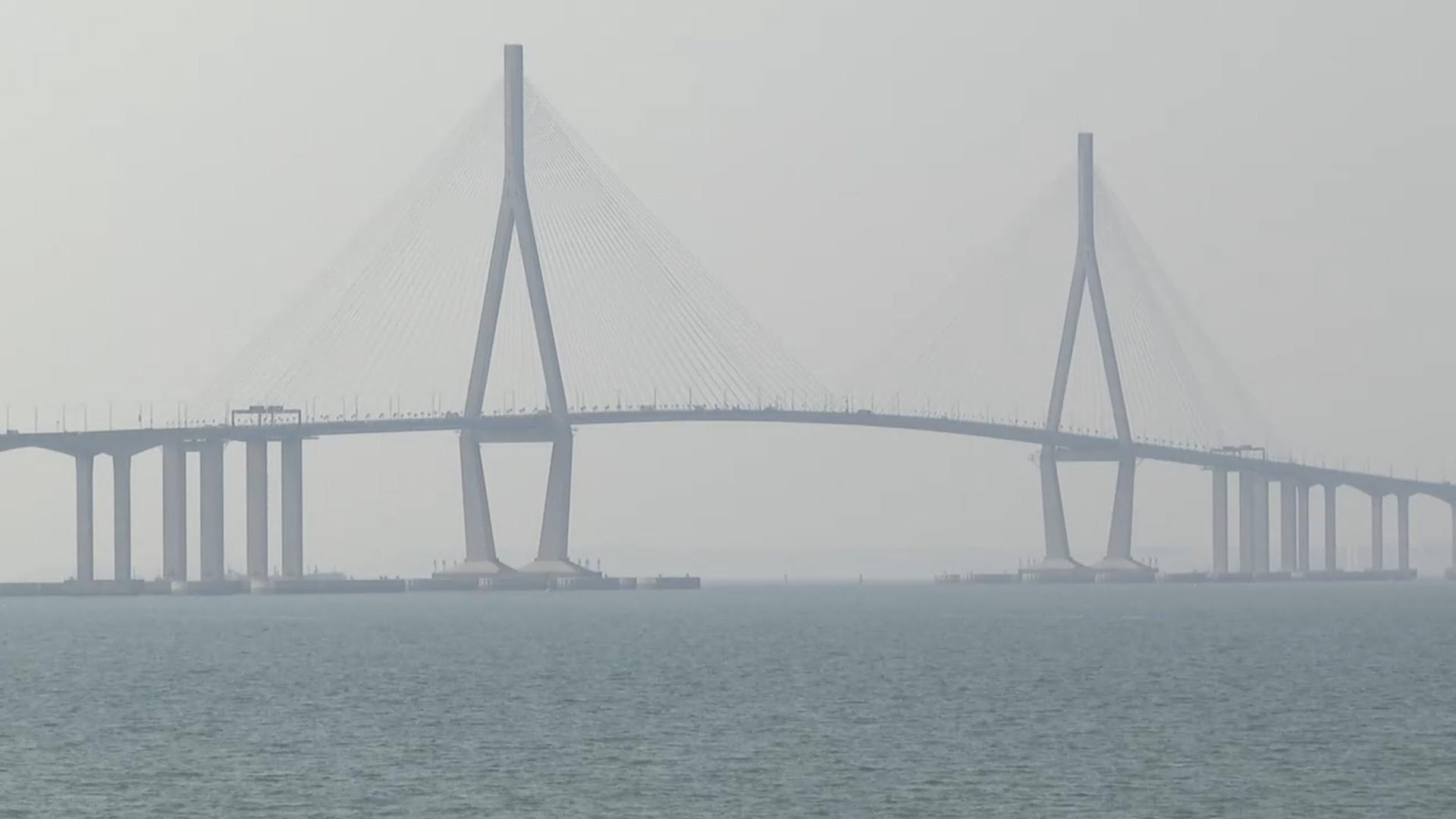 투신 사고 잇따르는 온라인카지노 총판 벳위즈에 안전난간 설치 추진