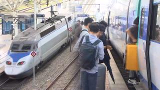 할머니 만날 생각에 함박 웃음…설렘 가득 고향 가는 길