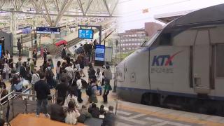 '고향의 정' 안고 귀경…나들이 인파도 '북적'