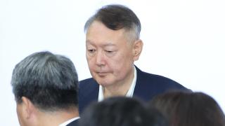 尹 다시 재판 불출석…"총쏘면 되지 않나" 법정 증언