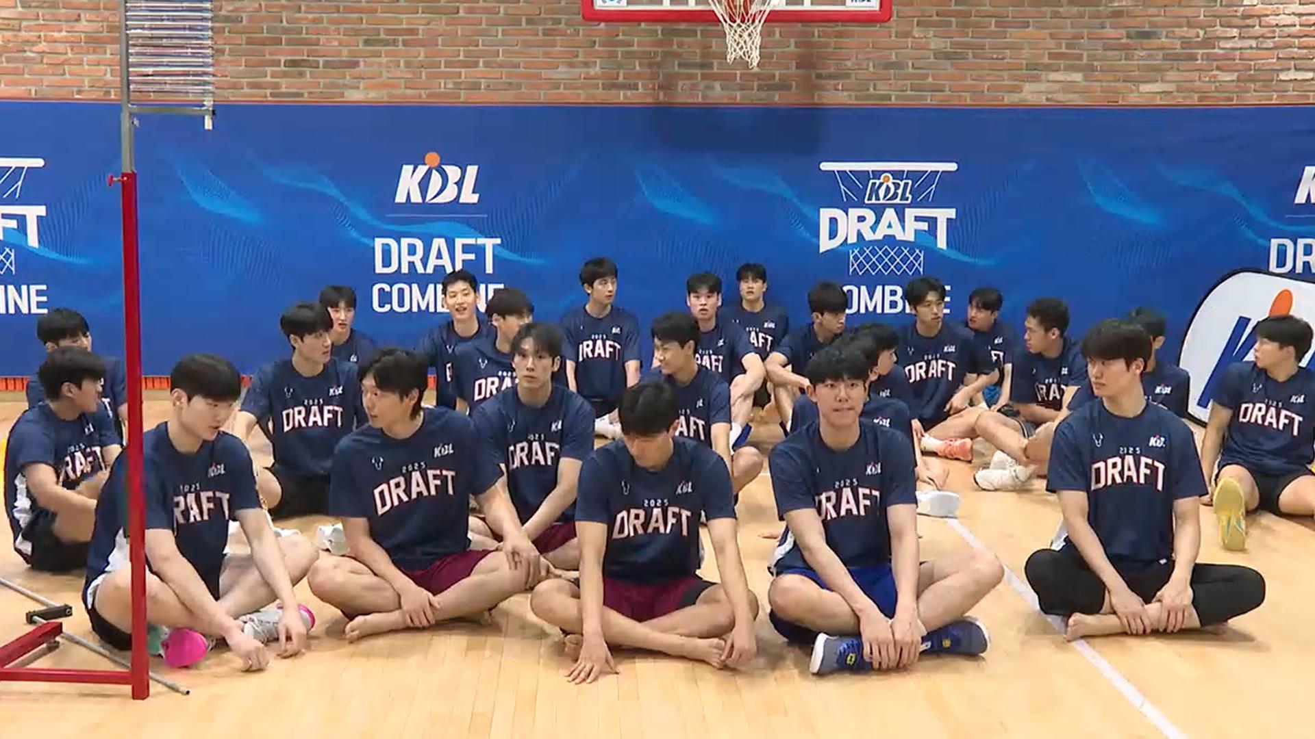 온라인카지노 먹튀 벳무브 취업문 뚫어라…이력서 낸 '영맨들'