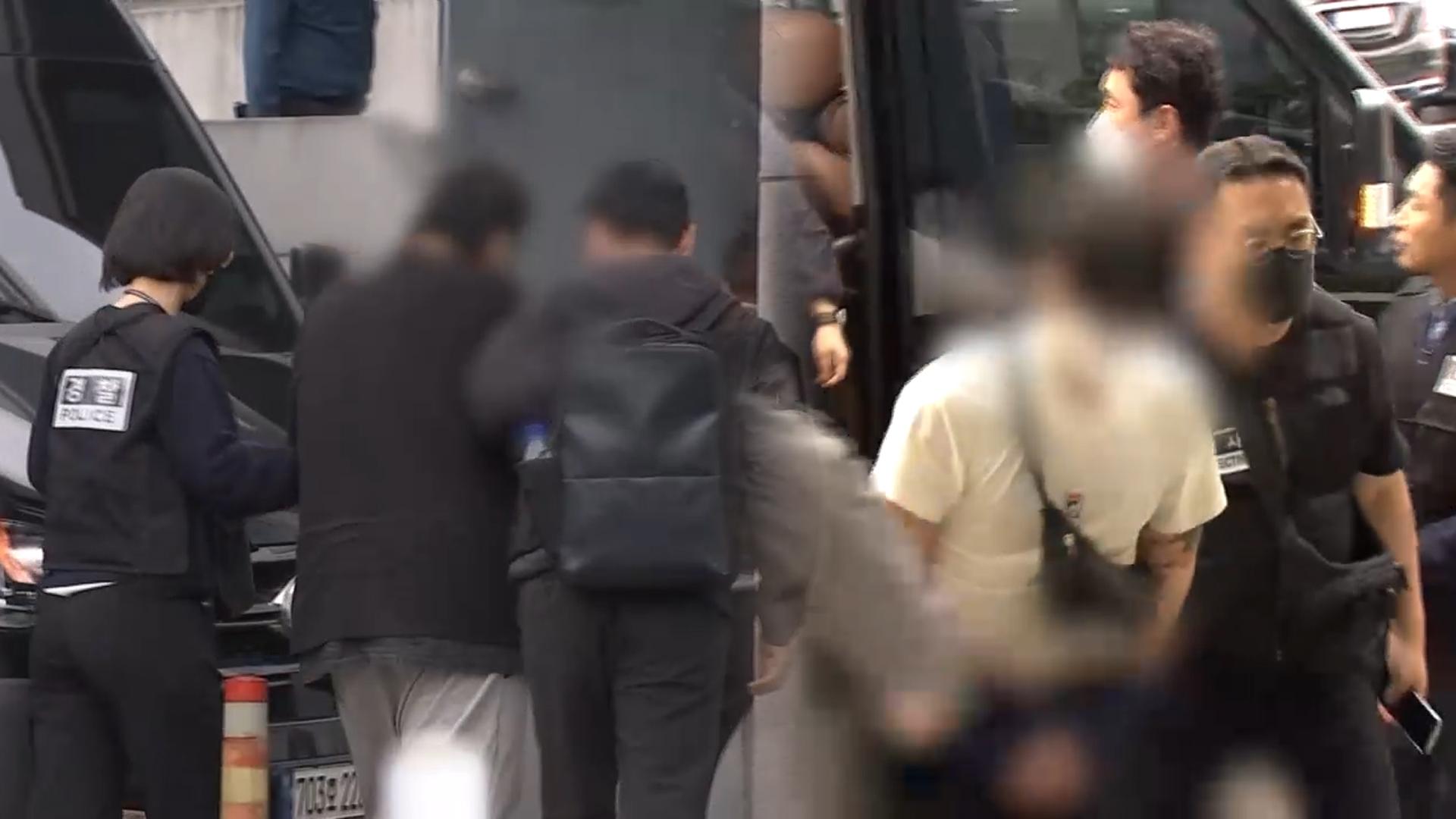 '온라인카지노 신용카드 랭킹 구금' 송환자 조사 본격화…이 시각 서대문경찰서