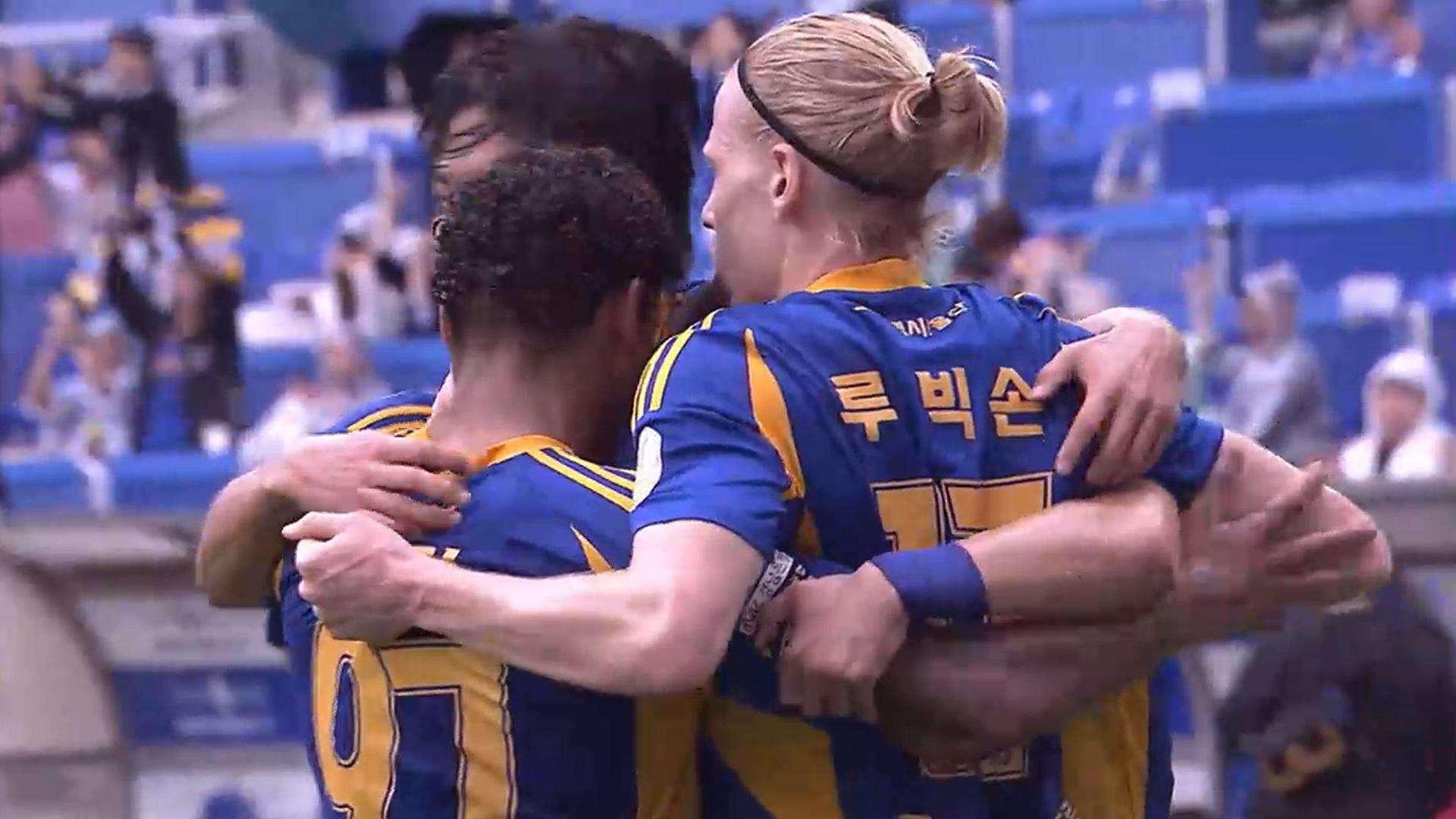 온라인카지노 치료, <em class='find'신태용</em 경질후 첫 경기 승리…이청용 골프 세리머니