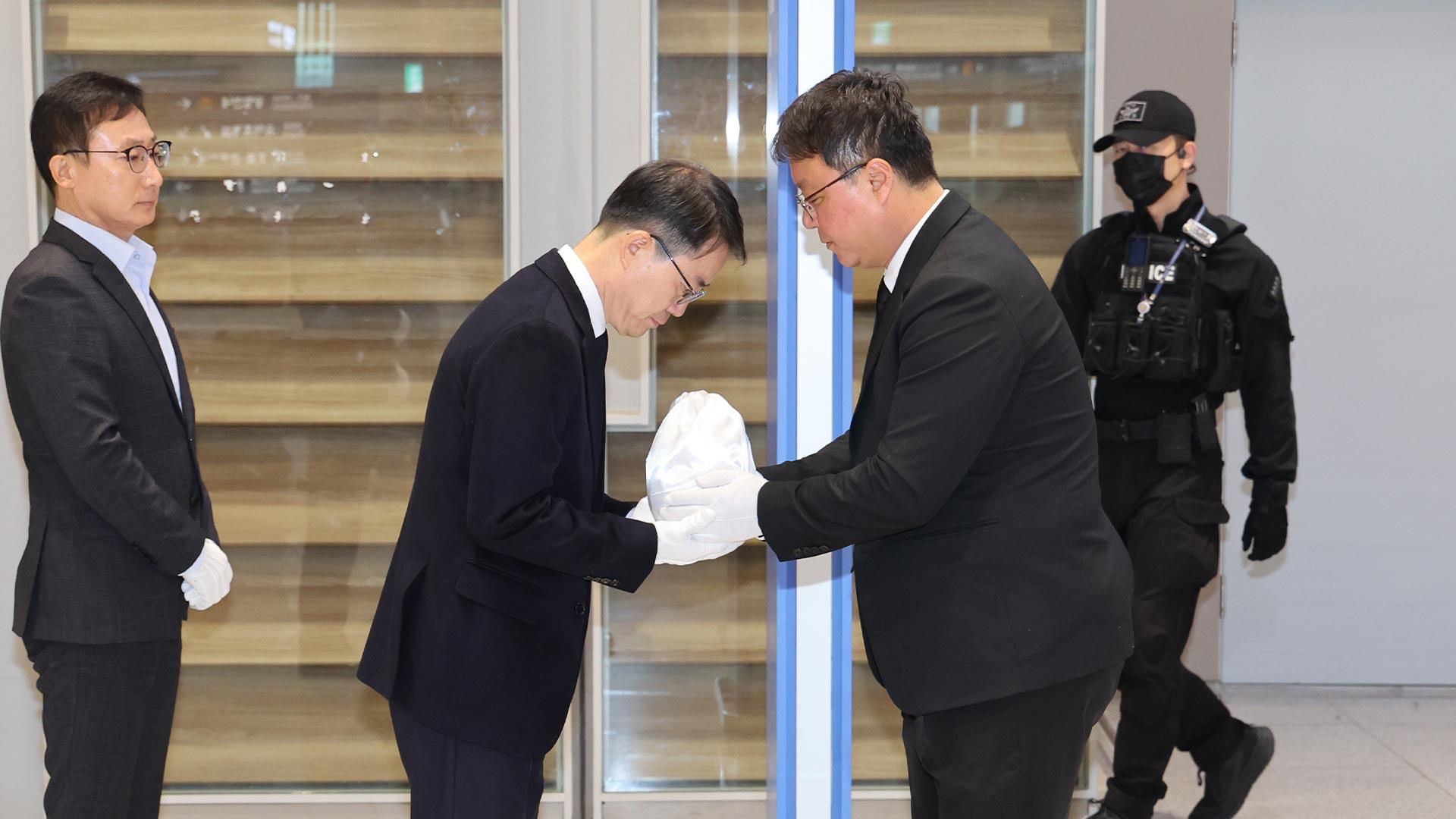 캄보디아 사망 대학생 유해…74일 만에 송환