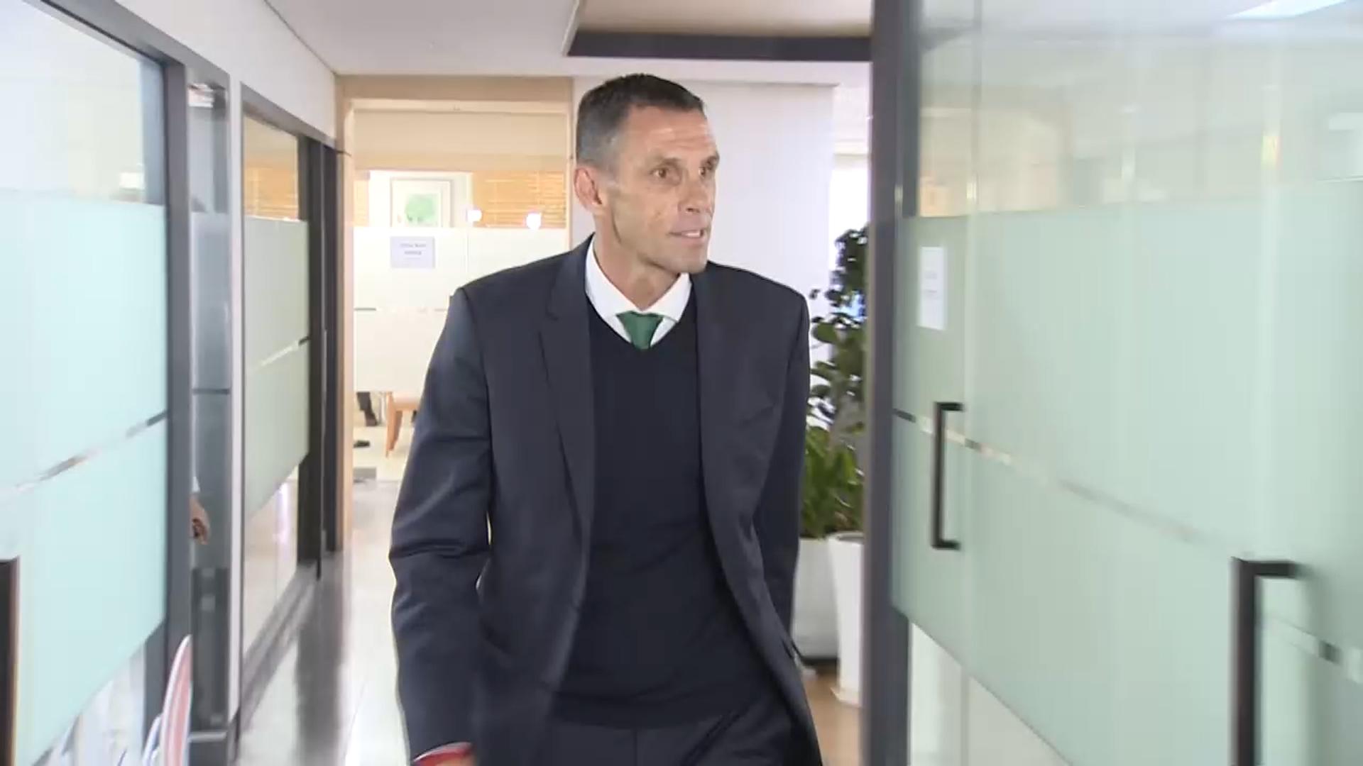 'SNS로 판정불만' 온라인카지노 불법 유니88벳 포옛 감독 벌금 300만원