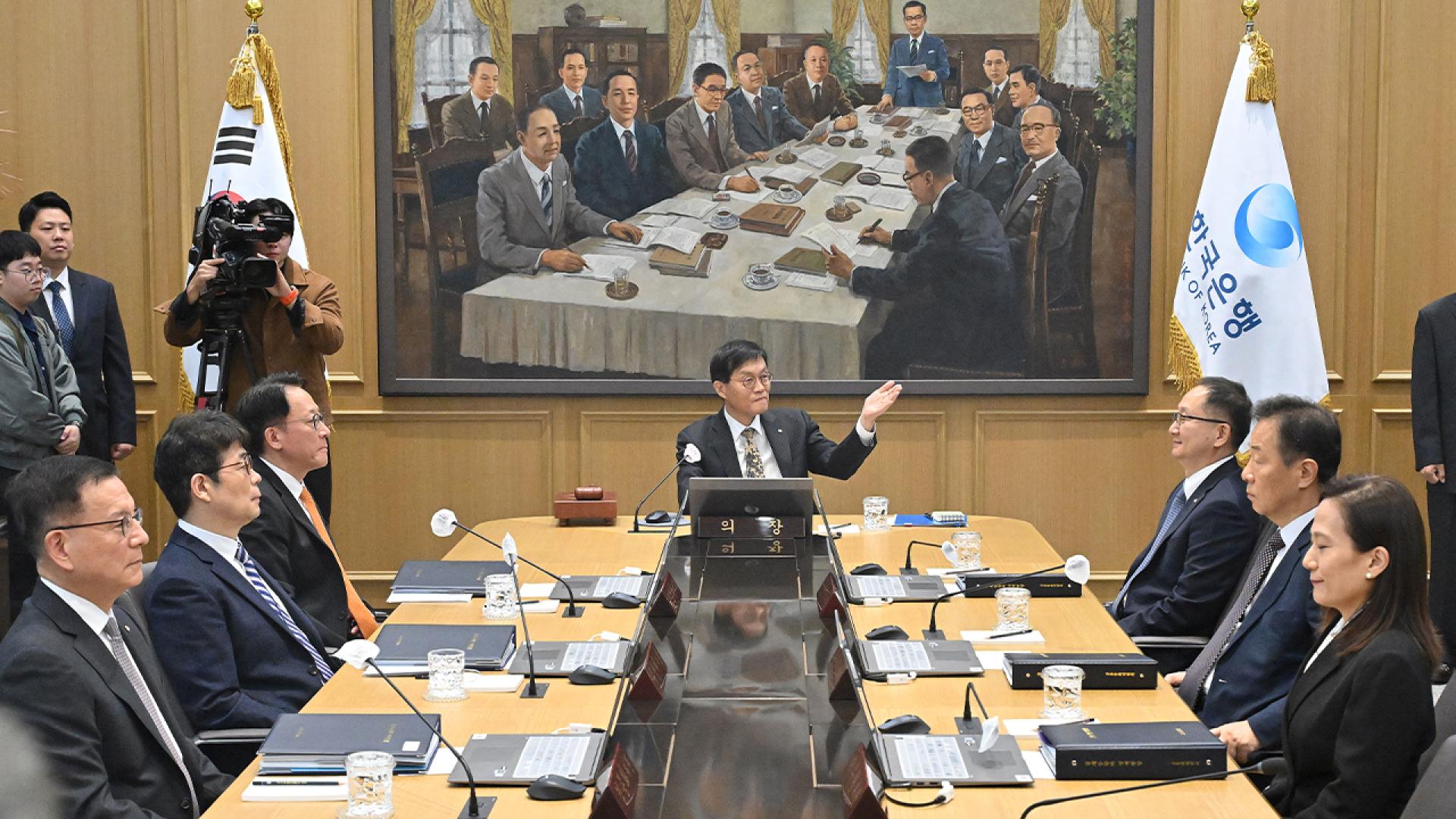 한은 금통위, 3연속 금리 동결…연 2.5% 유지