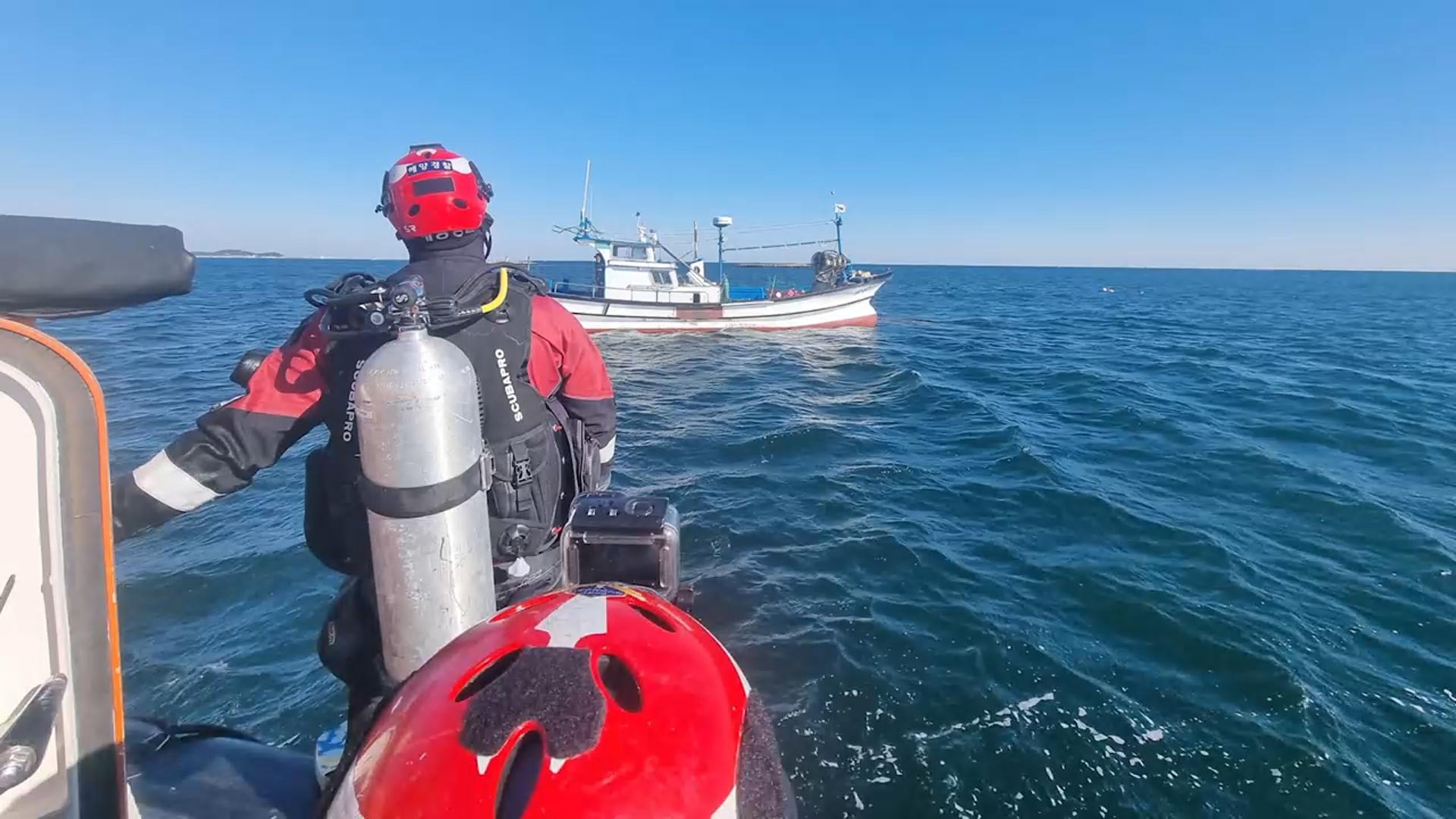 강원 고성 앞바다서 부유물 감겨 멈춘 어선 온라인카지노 불법 유니88벳