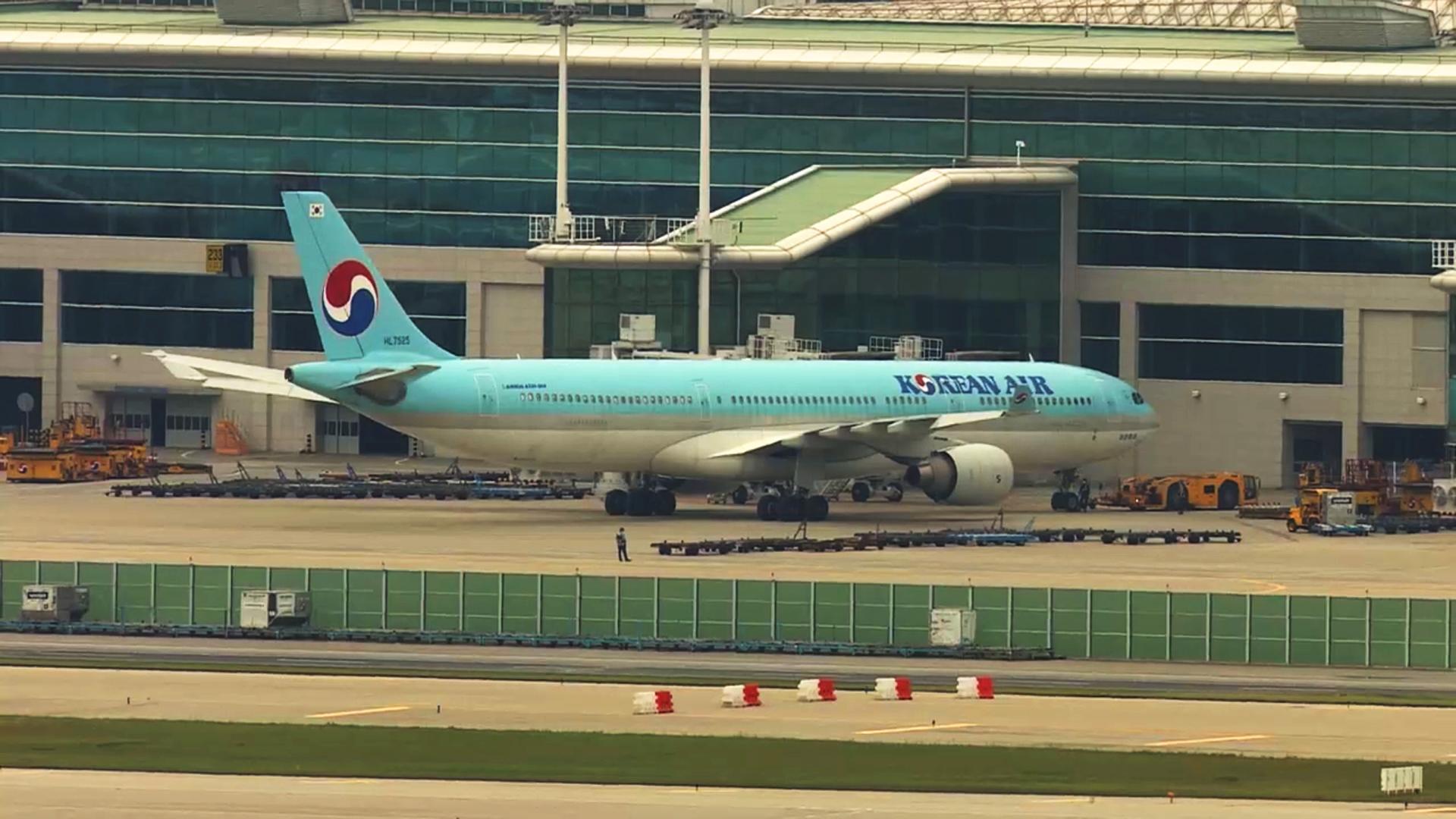 우리 카지노항공 기체 결함…200여명 20시간 넘게 발묶여