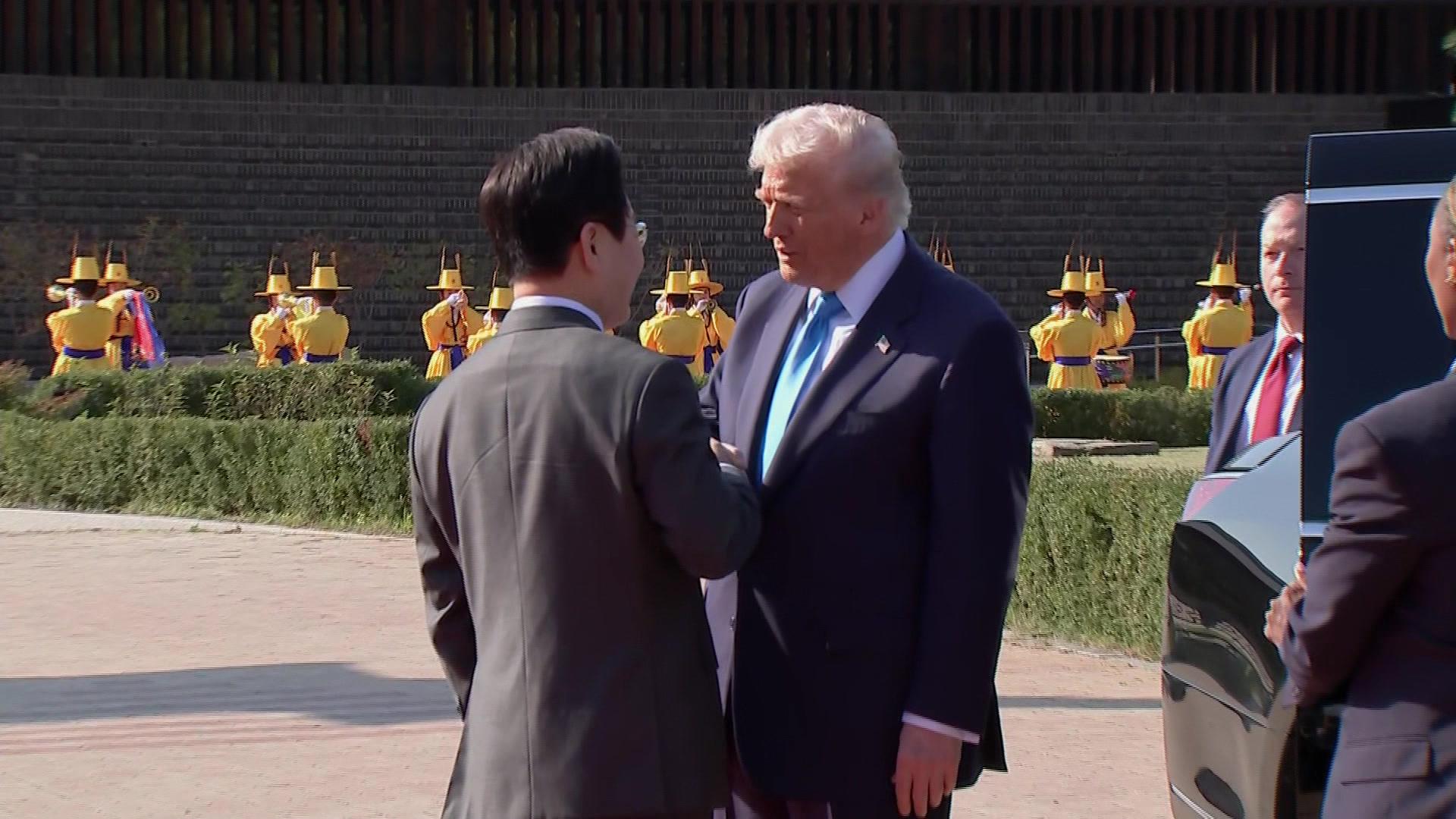 [현장영상] 이 대통령, 온라인카지노 쿠폰와 <em class='find'재회</em…잠시 후 한미정상회담