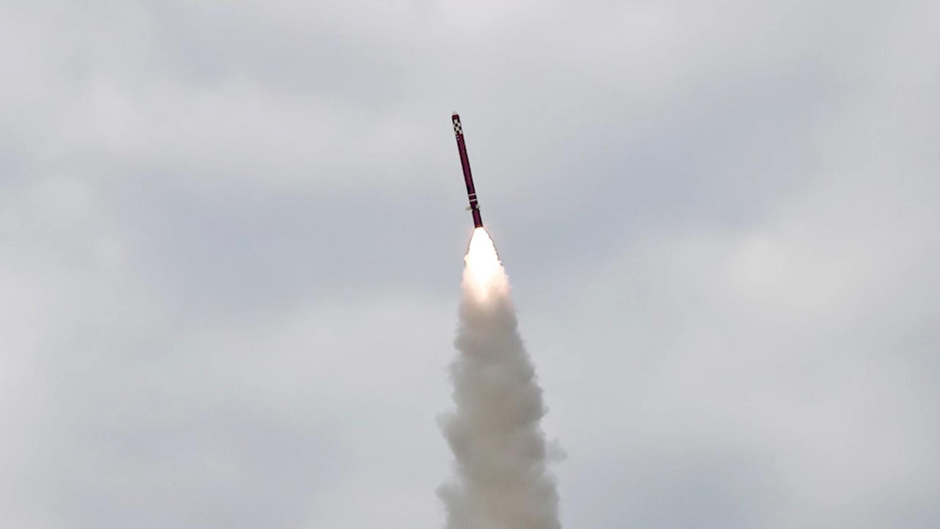 북한, 트럼프 방한 날 순항미사일 해외 온라인카지노 벳위즈 공개…"핵무력 실용화"