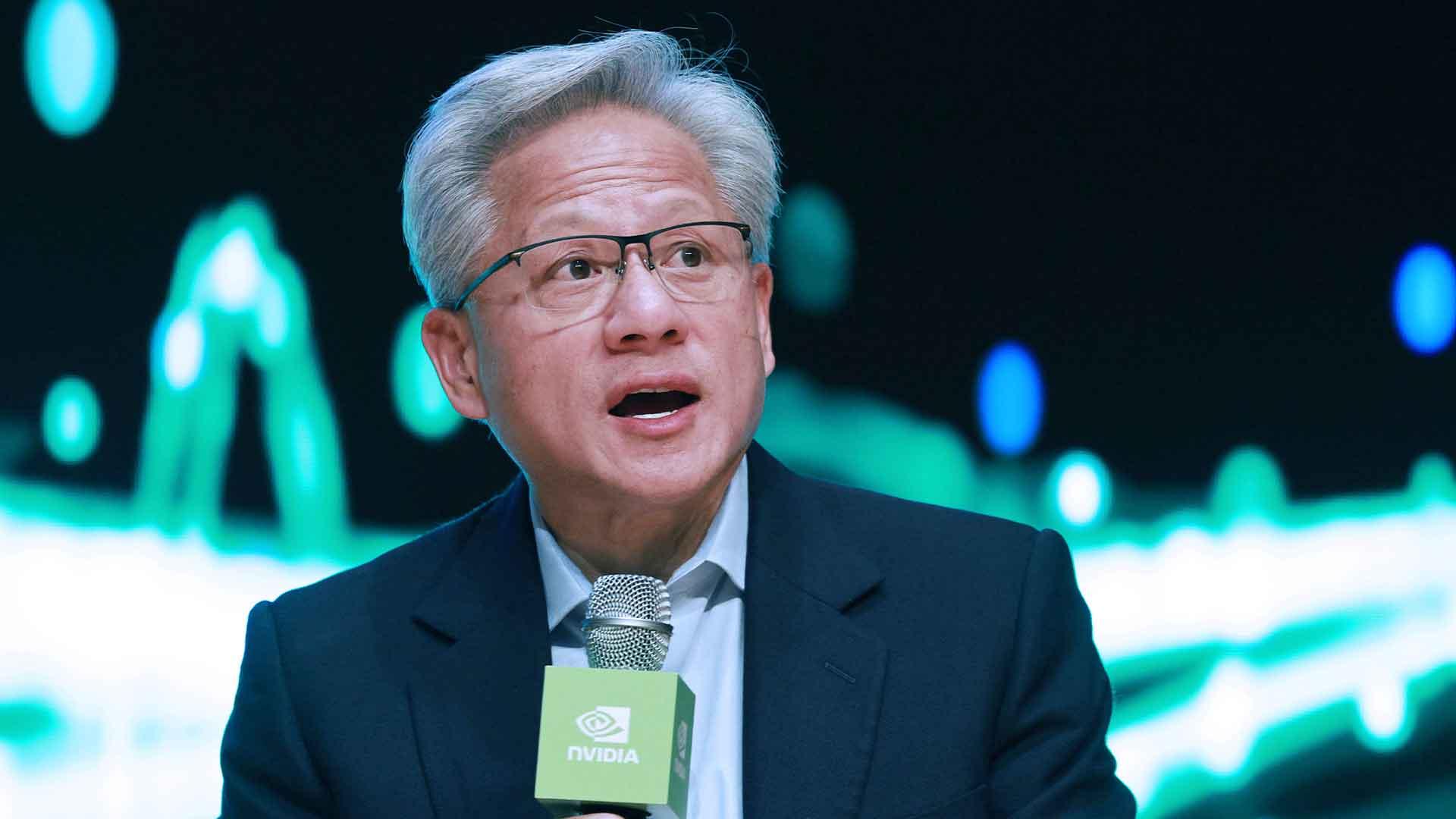 젠슨 황 깜짝 선물은 GPU 26만장…"한국 온라인카지노 캡틴 주권국가될 것"