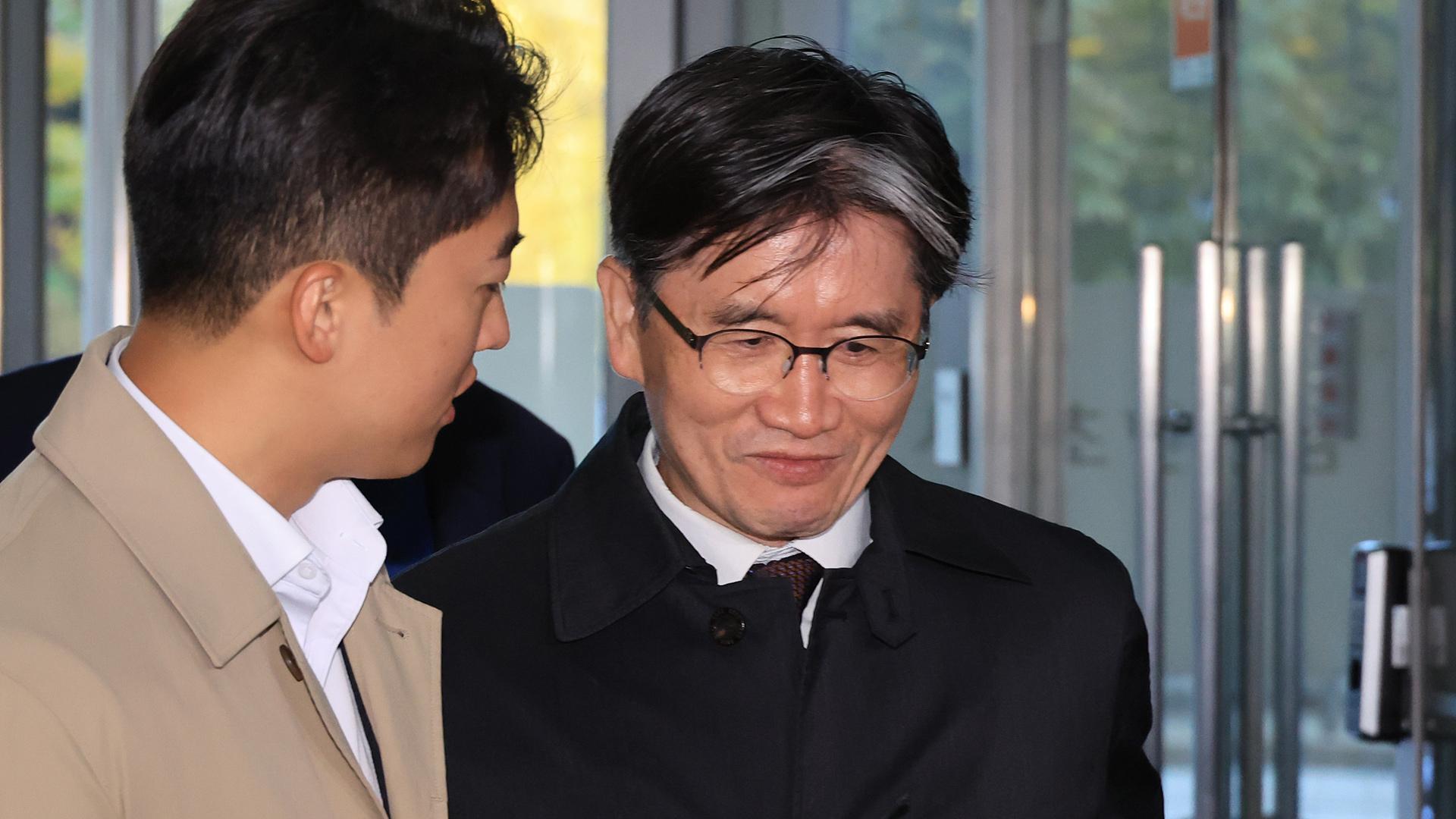 오동운 카지노 바카라 특검 출석…"정상적 수사 과정"