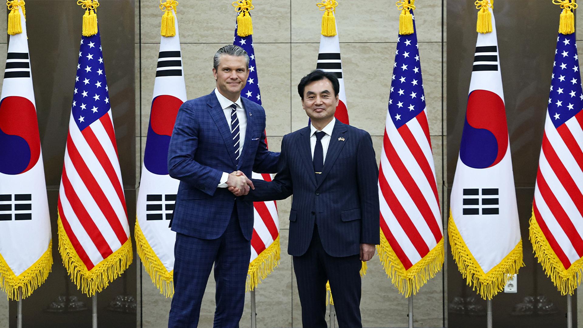 헤그세스 "한국 핵추진잠수함 적극 지원"…안규백 "핵 보유 안해"