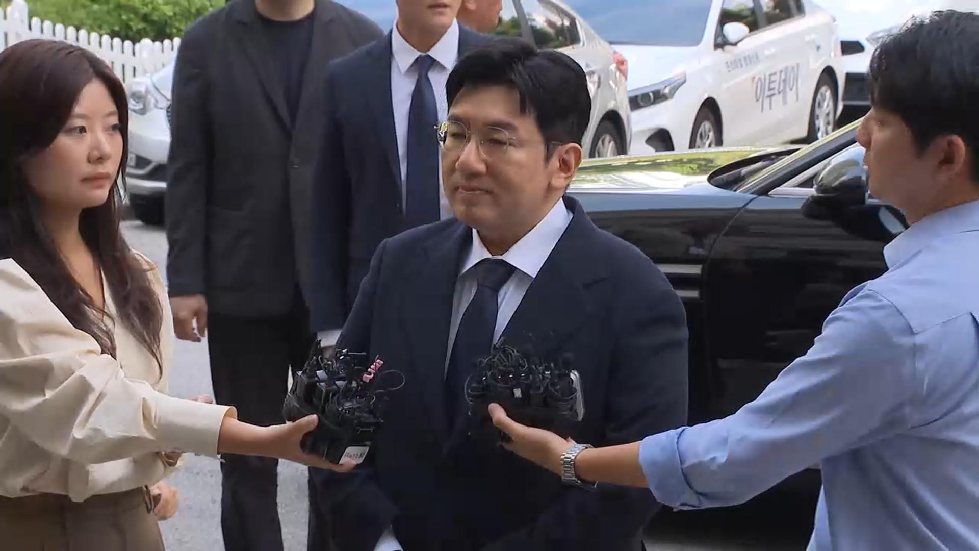 경찰, '부정거래 의혹' 하이브 방시혁 추가 소환