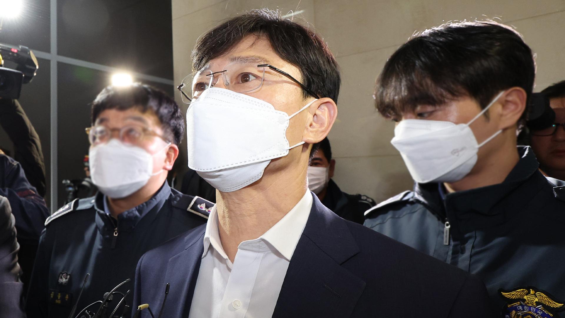 온라인카지노 커뮤니티 벳무브조사 불응 임성근, 강제구인 시도에 자진출석