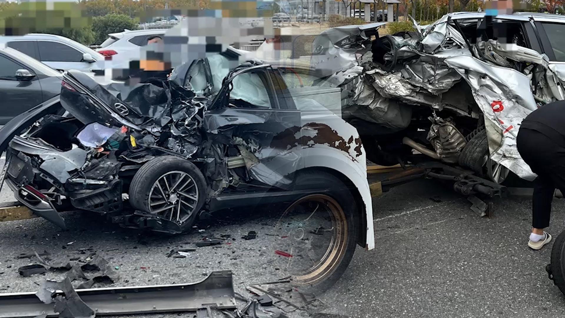 대전서 승용차 등 10대 <em class='find'온라인카지노 커뮤니티 벳무브</em…1명 사망·15명 부상