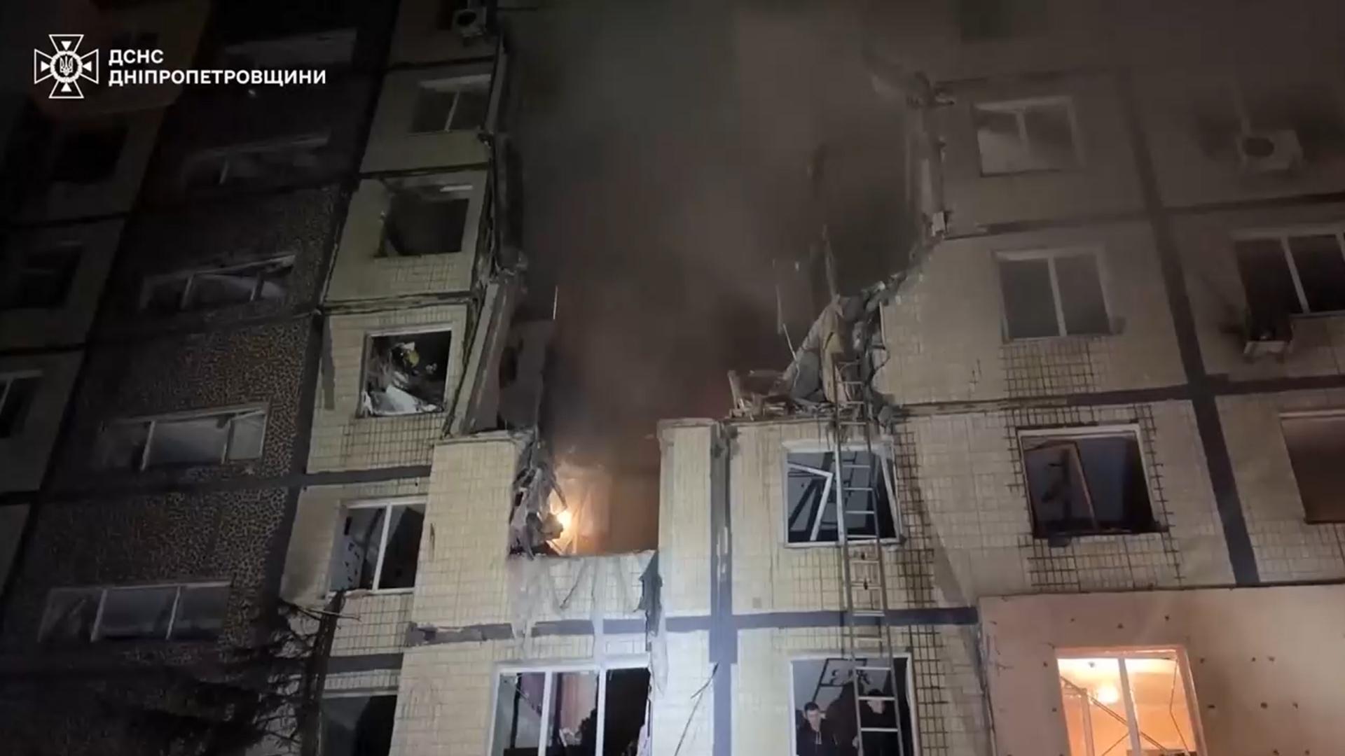 러 공습에 우크라서 4명 사망…주요 발전소는 가동 멈춰