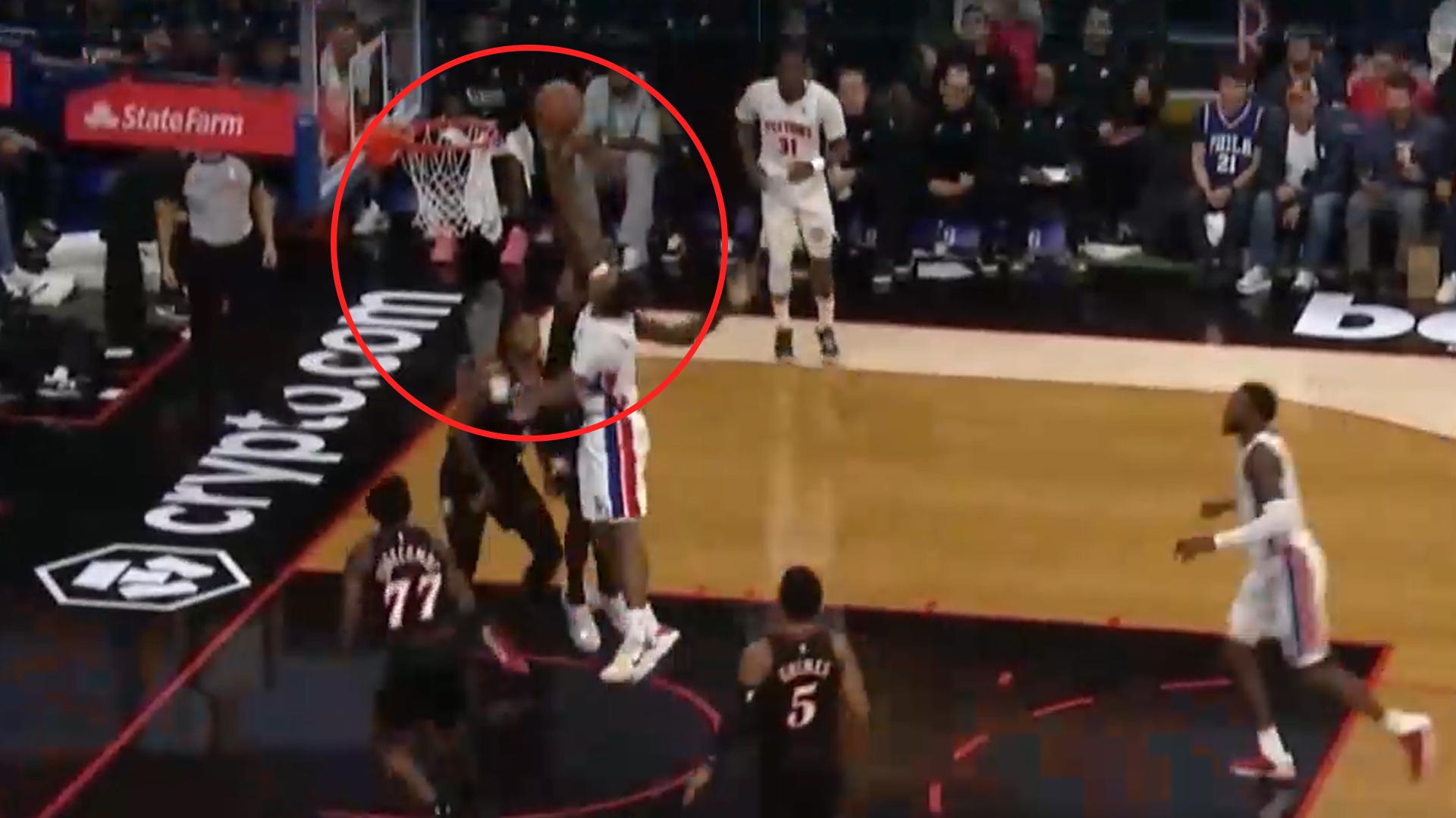 [<em class='find'온라인카지노 후기 유니88</em] NBA표 '철벽 수비'…림 앞에서 강력한 블록