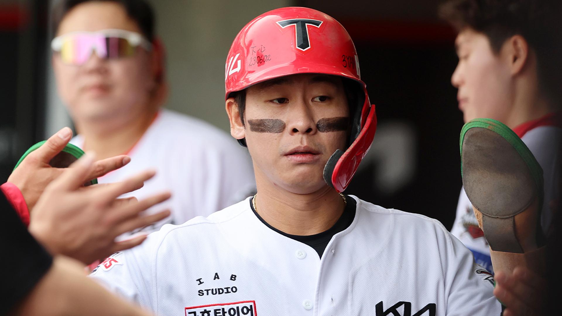 설만 끓는 온라인카지노 캡틴 시장…'최대어 1호 계약' 박찬호 될까